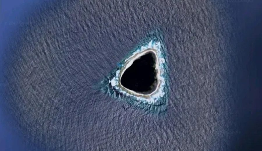 गुगल म्यापमा प्रशान्त महासागरको बीचमा देखिएको यो ‘ब्ल्याक होल’को रहस्य के हो?