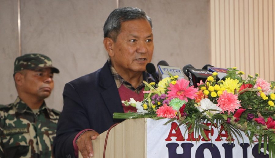 होर्डिङ बोर्डबाट हुने विज्ञापनमा २० अर्ब राजस्व चुहावट भएको छ: सञ्चारमन्त्री गुरुङ