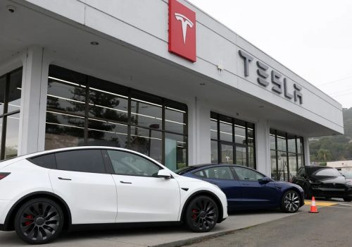 टेस्लाद्वारा आफ्नो उन्नत ड्राइभर-सहायक सफ्टवेयरको प्रदर्शन र सुरक्षाबारे विस्तृत विवरण सार्वजनिक