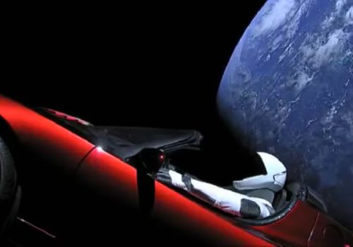 सात वर्षअघि ईलन मस्कले अन्तरिक्षमा पठाएको आफ्नो कारले अर्बौं किलोमिटर यात्रा गर्यो