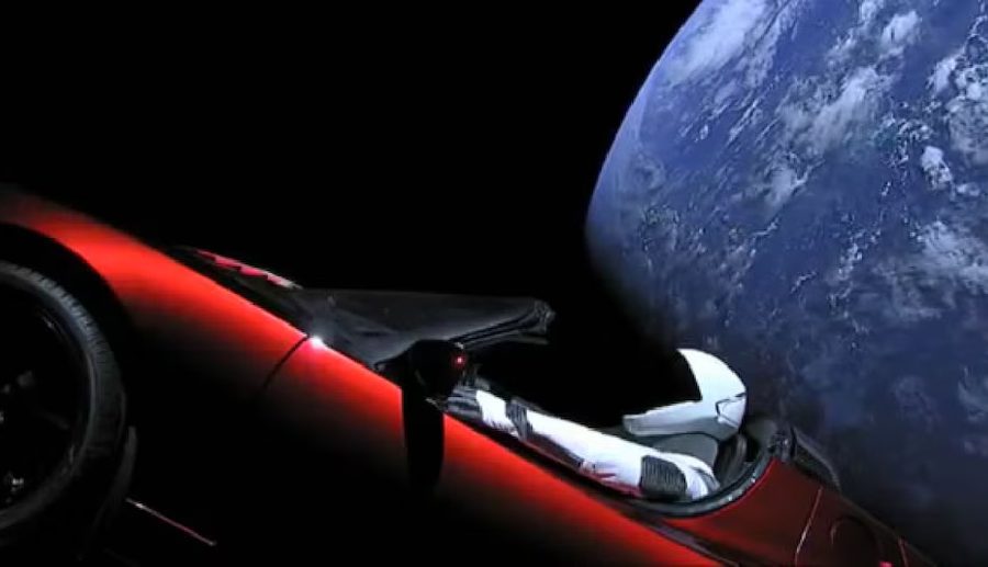 सात वर्षअघि ईलन मस्कले अन्तरिक्षमा पठाएको आफ्नो कारले अर्बौं किलोमिटर यात्रा गर्यो