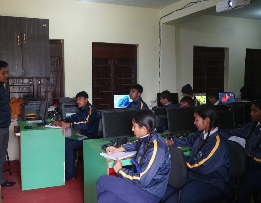 विद्यार्थीको सिकाई उपलब्धि वृद्धिमा नमुना विद्यालय विकास कार्यक्रम प्रभावकारी, विज्ञान प्रयोगशालादेखि स्मार्टबोर्डसम्म