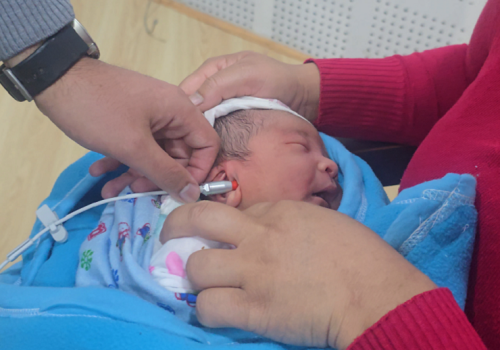 नेपाल मेडिकल कलेजमा नवजात शिशुको श्रवण क्षमता जाच्ने ओएई उपकरण