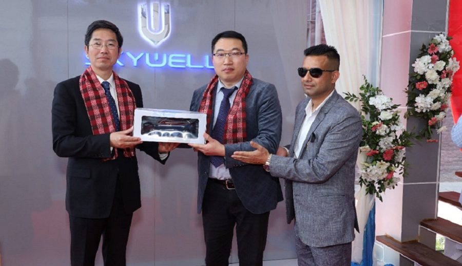 जी मोटर्सद्वारा स्काईवेलको फ्ल्यागशिप सोरुम उद्घाटन र बीई११ प्रिमियम एसयूभी सार्वजनिक