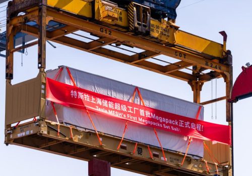 टेस्लाको सांघाई मेगाफ्याक्ट्रीले पहिलो पटक मेगाप्याक ब्याट्री निर्यात गर्यो