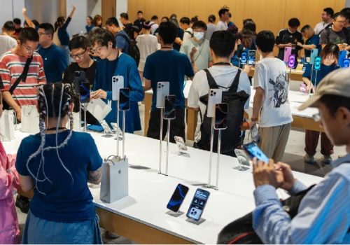 एप्पलले आफ्नो बिक्री टोलीको एक भागलाई जागिरबाट निकाल्यो