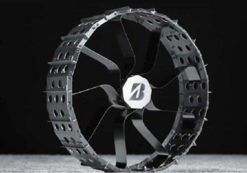 ब्रिजस्टोनले “लुनार रोभर्स”को लागि मेटल ह्विल्स अनावरण गर्यो