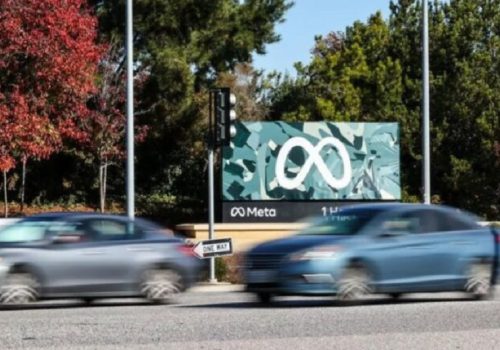 ह्याक भयो क्यालिफोर्नियाका क्रसवाक, मस्क र जुकरबर्गका नक्कली सन्देशहरू देखा परे