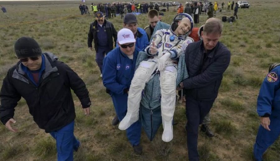 नासाका सबैभन्दा वृद्ध अन्तरिक्ष यात्री ७०औँ जन्मदिनमा पृथ्वीमा अवतरण