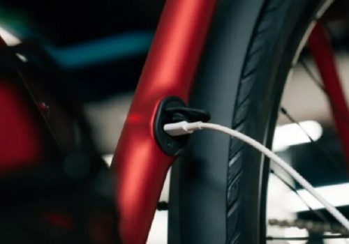 फोन केबलबाट चार्ज हुने विद्युतीय साइकल सार्वजनिक