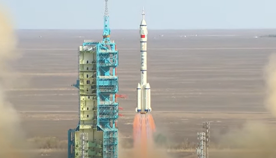 शेन्जोउ–२०’ अन्तरिक्ष यात्री अन्तरिक्ष केन्द्रमा प्रवेश