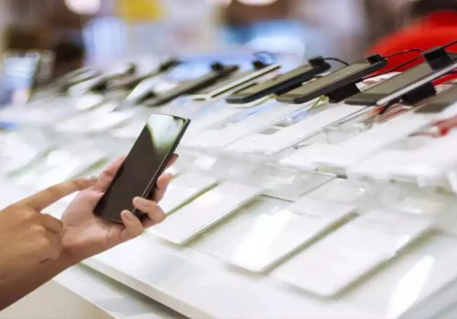 मेमोरी लागत बढ्दै जाँदा सन् २०२६ मा विश्वव्यापी स्मार्टफोन ढुवानी १५ प्रतिशतसम्म घट्नसक्ने ओमडियाको प्रक्षेपण