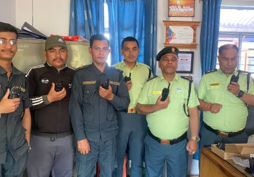 पोखरा महानगरका नगरप्रहरीलाई वाकिटकी