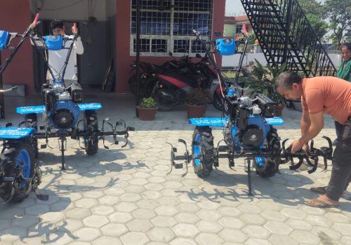 कञ्चनपुरका किसानलाई अनुदानमा ‘मिनी टिलर’