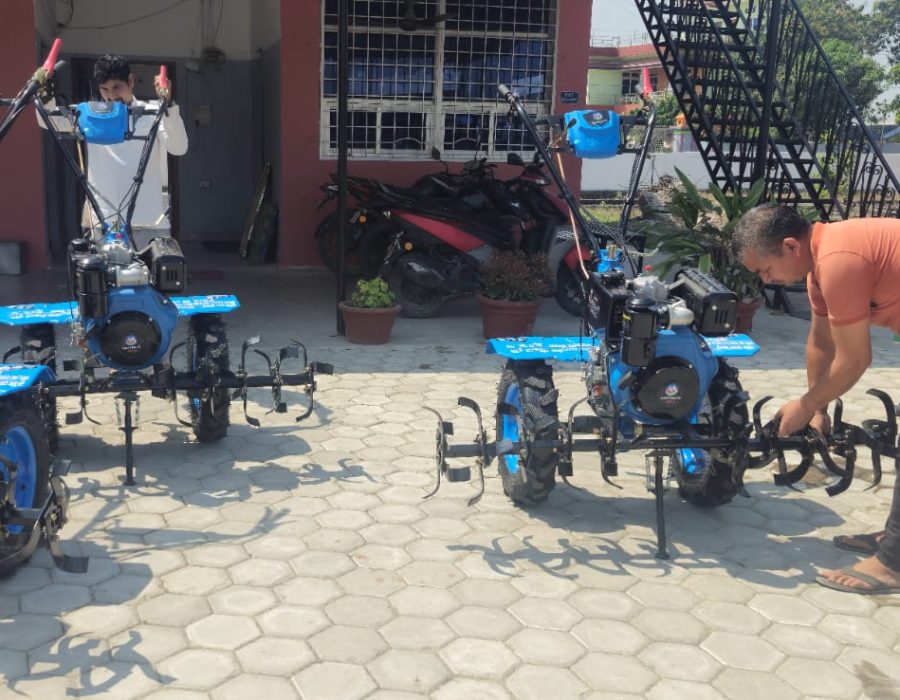 कञ्चनपुरका किसानलाई अनुदानमा ‘मिनी टिलर’
