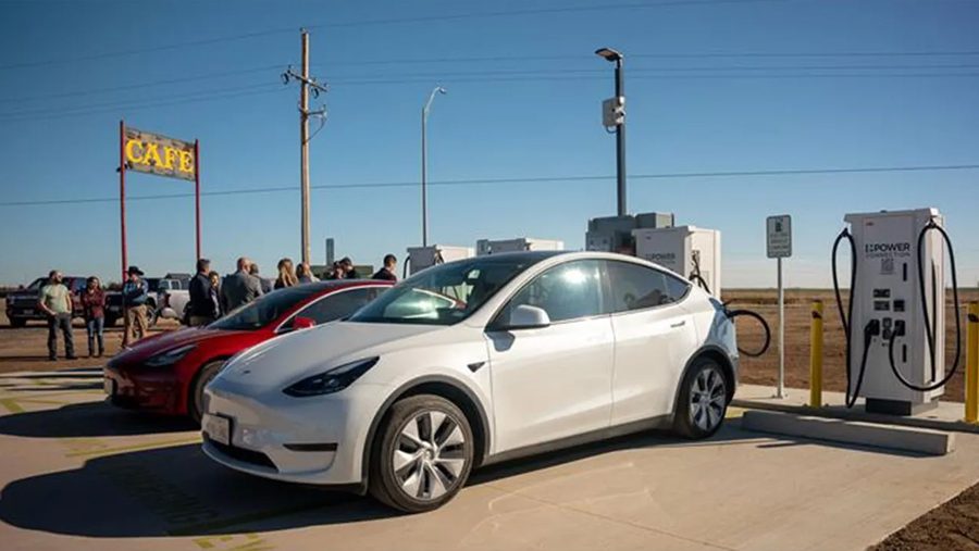 अमेरिकी इभी चार्जर कोषको ५ अर्ब डलर अवैधरुपमा रोक्का गरेको भन्दै सरकार विरुद्ध मुद्दा