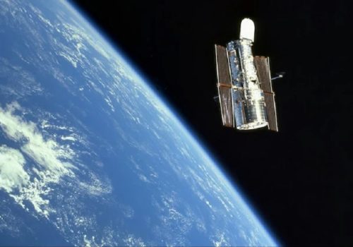 स्याटेलाइटहरूको संख्या बढ्दै, पृथ्वीको तल्लो कक्षको क्षमता सीमामा पुग्न सक्ने विज्ञहरूको चेतावनी