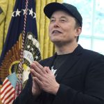 इलन मस्क ६०० अर्ब डलर सम्पत्ति भएको पहिलो व्यक्ति बन्न सफल, ‘ट्रिलियनियर’ बन्ने दिशामा अग्रसर