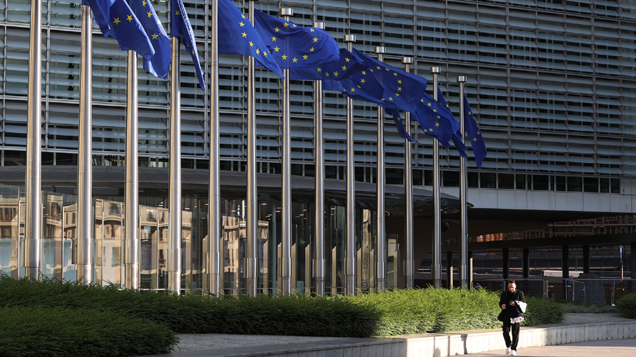 EU moves closer to kicking kids off social media