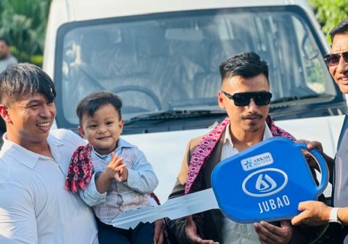 आर्क्स ग्रुपद्वारा स्वयम्भू हारती टुर्सलाई १८ वटा जुबाओ भ्यान डेलिभरी