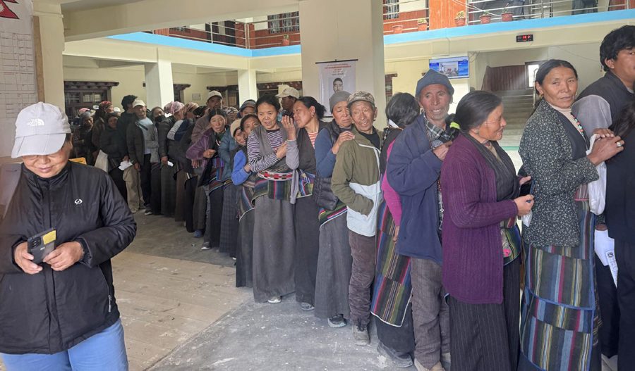 उपल्लो मुस्ताङको चराङ र लोमान्थाङमा राष्ट्रिय परिचयपत्र वितरण