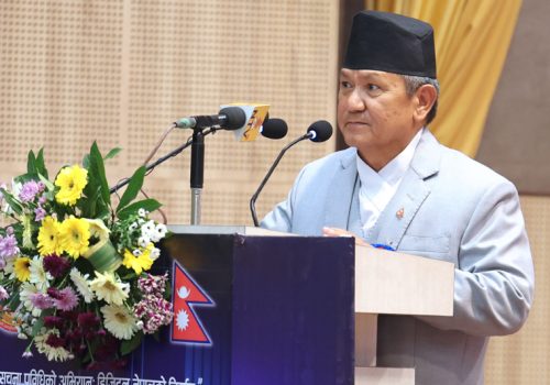 ‘सूचना प्रविधिका लागि पूर्वाधार अभाव’ -सञ्चारमन्त्री गुरुङ