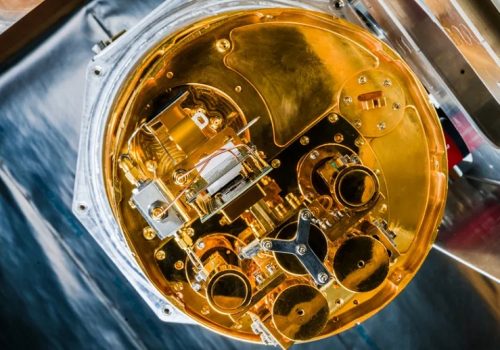 विश्वकै पहिलो सिलिकन-आधारित क्वान्टम कम्प्युटर: आकार यति सानो कि यसलाई साधारण विद्युत शकेटमा जोड्न सकिन्छ