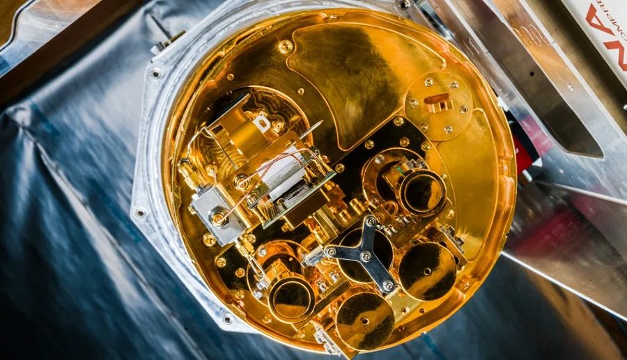 विश्वकै पहिलो सिलिकन-आधारित क्वान्टम कम्प्युटर: आकार यति सानो कि यसलाई साधारण विद्युत शकेटमा जोड्न सकिन्छ