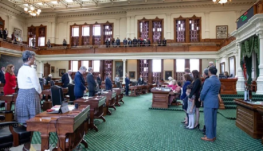 १८ वर्ष भन्दा मुनि उमेरकालाई सामाजिक सञ्जालमा प्रतिबन्ध लगाउने तयारीमा अमेरिकी राज्य टेक्सास