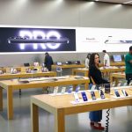 एप्पलले आगामी आईफोनको मूल्य बढाउने योजना बनाएको रिपोर्ट