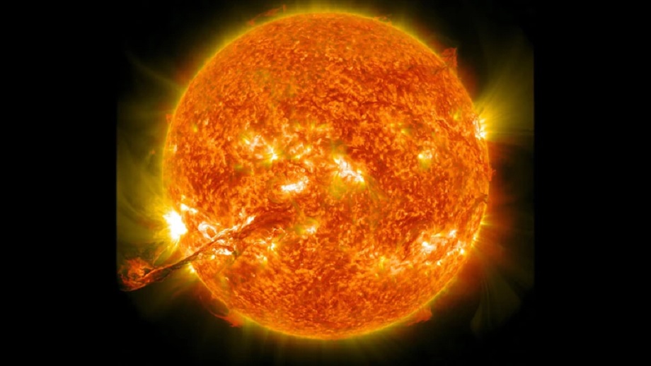 विशाल सौर्य आँधीको बारेमा नासाले दियो चेतावनी, ब्ल्याकआउट निम्त्याउन सक्ने