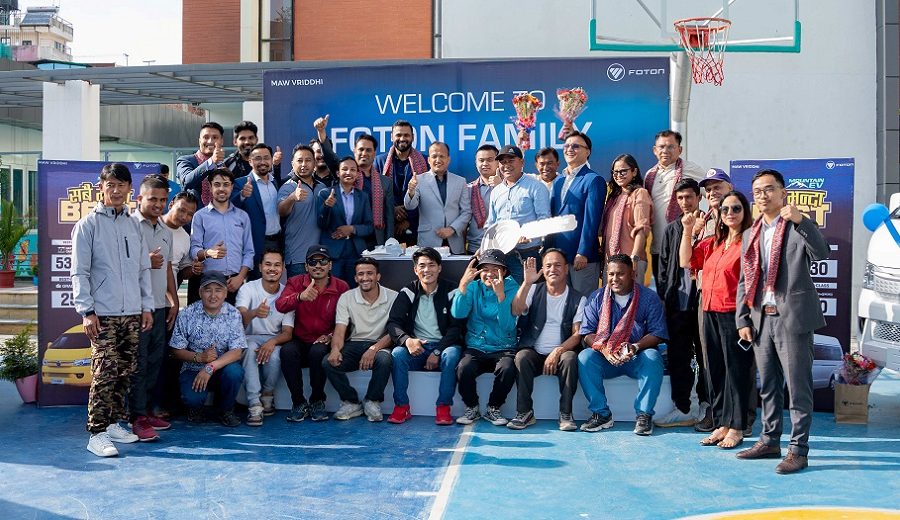 जेभियर इन्टरनेशनल स्कूललाई १३ वटा फोटोन माउन्टेन इभी भ्यान हस्तान्तरण