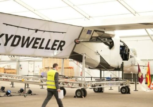 बोइङ ७४७ को जत्रै पखेटा भएको सौर्य ऊर्जाबाट चल्ने ड्रोन एक महिनासम्म निरन्तर उड्न सक्ने