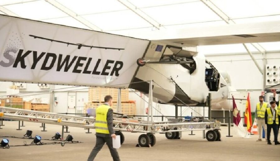 बोइङ ७४७ को जत्रै पखेटा भएको सौर्य ऊर्जाबाट चल्ने ड्रोन एक महिनासम्म निरन्तर उड्न सक्ने