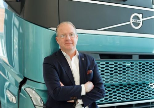 भोल्भो र डेमलर ट्रकले मिलेर सफ्टवेयर-आधारित सवारीसाधन कार्यक्रम विकास गर्ने