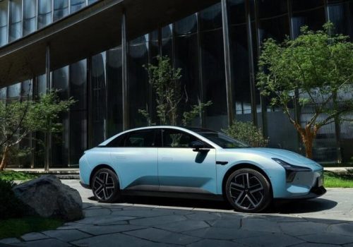 एक्सपेङ मोना एम०३ म्याक्सः २०,००० अमेरिकी डलरमा सदस्यता–मुक्त एआई ड्राइभिङ प्रदान गर्ने पहिलो ईभी