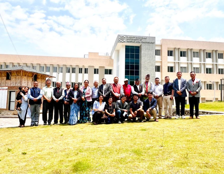 सांसदहरुद्वारा चित्लाङस्थित मदन भण्डारी विश्वविद्यालयको स्थलगत अवलोकन