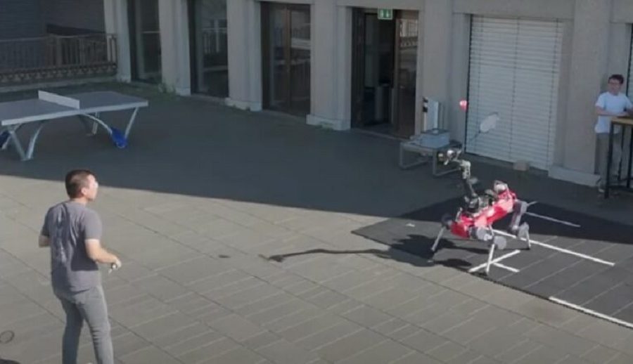 स्विजरल्याण्डमा मानिस विरुद्ध ब्याडमिन्टन खेल्ने रोबोटको विकास गरियो