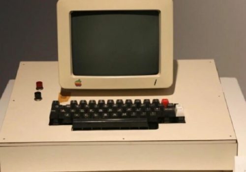 एप्पल–१ कम्प्युटरको लगभग उत्तम प्रतिलिपि लिलामीका लागि उपलब्ध, कसले मार्ला बाजी?