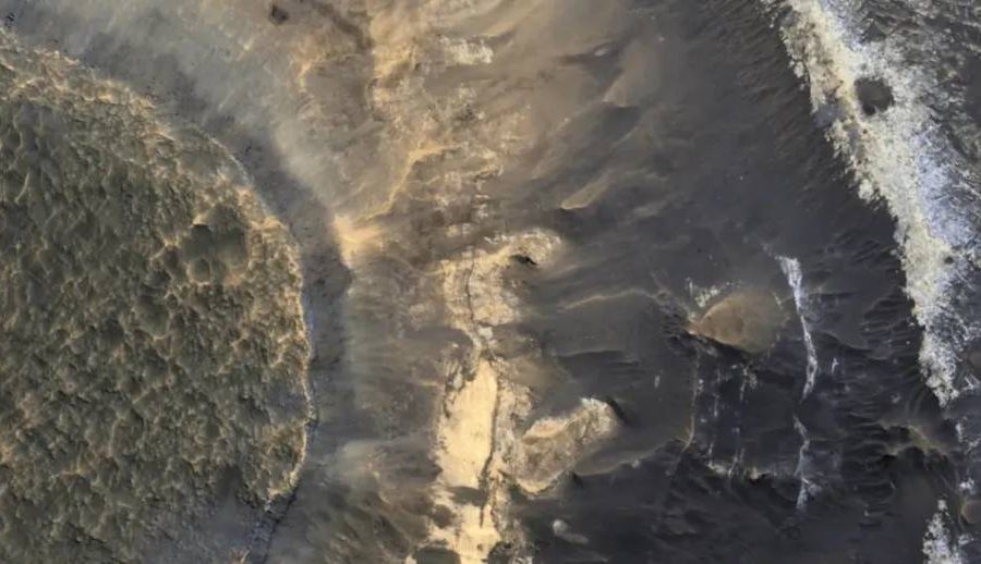 के मंगल ग्रहमा फेला परेका बाक्ला र खनिजले भरिएका माटोले त्यहाँ कुनै बेला जीवन थियो भन्ने संकेत गर्छ?