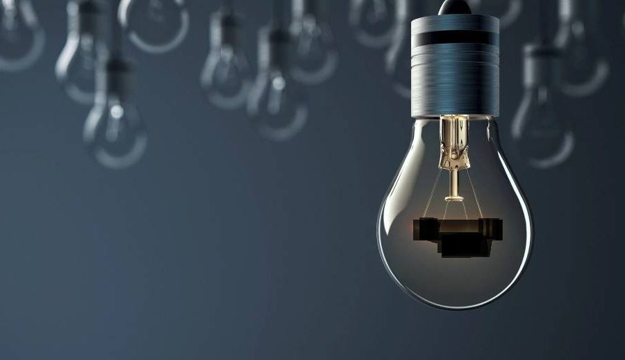 बैतडीका तीन गाउँमा बिजुली नहुँदा मोबाइल चार्ज गर्न पनि छिमेकी जिल्ला जानुपर्ने बाध्यता