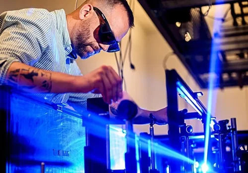 क्वान्टम पदार्थको ‘लुकेको धातुमय अवस्था’ ले यन्त्रहरुलाई हजार गुणा छिटो गराउने: रिपोर्ट