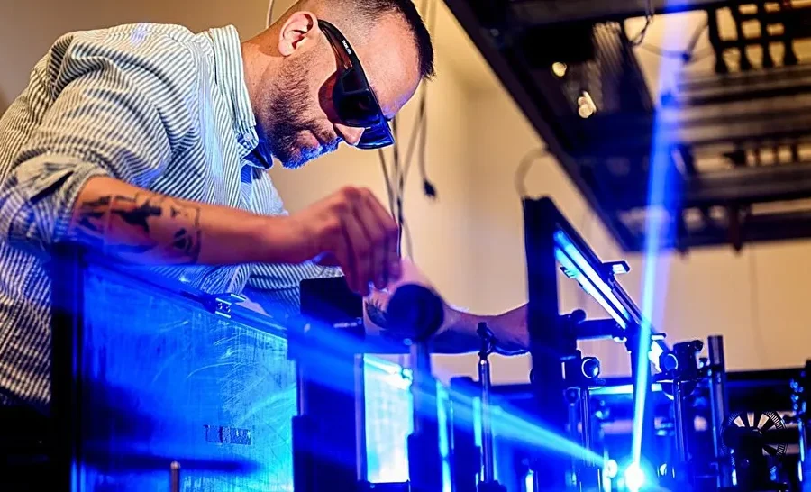 क्वान्टम पदार्थको ‘लुकेको धातुमय अवस्था’ ले यन्त्रहरुलाई हजार गुणा छिटो गराउने: रिपोर्ट