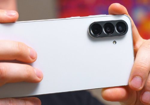 दोस्रो त्रैमासिकमा विश्वव्यापी स्मार्टफोन ढुवानीमा मामूली वृद्धि, सामसङको अग्रता कायम