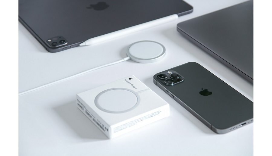 आईफोन १७ प्रोमा रिभर्स वायरलेस चार्जिङ समावेश नहुने सम्भावना