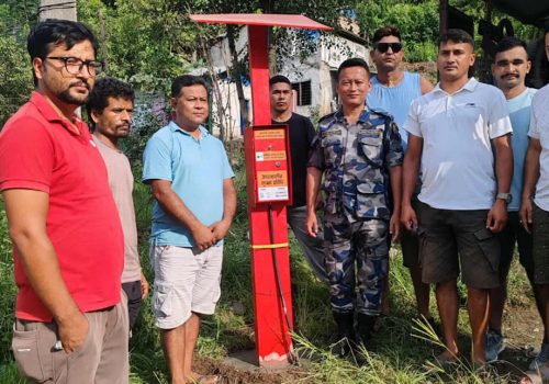 चितवनको सिमलताल र धादिङको चरौँदीमा विपद्को सूचना दिने उपकरण जडान