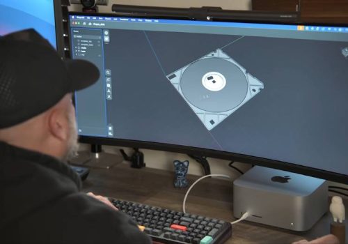 यी यूट्युबरले वर्षौंअघि कम्प्युटर जगतले त्यागिसकेको ‘फ्लपी डिस्क ड्राइभ’ शून्यबाट यसरी पुन:निर्माण गरे