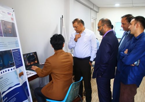 लर्डबुद्धका विद्यार्थीले विकास गरेका एआई तथा सफ्टवेयरहरूको काँग्रेसका नेता गगन थापाद्वारा अवलोकन