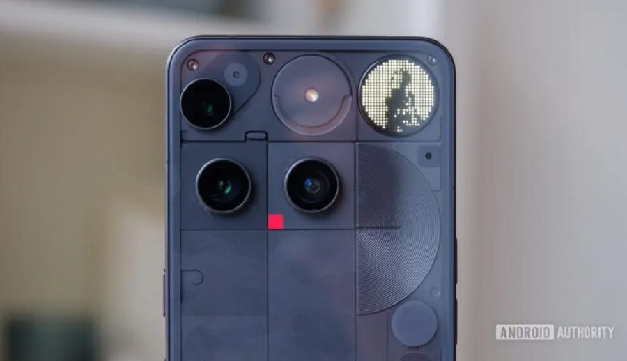 फोन ३ क्यामराबाट खिचिएको दावी गरिएको ‘नक्कली फोटो’ का साथ नथिङ रङ्गेहात भेटियो: रिपोर्ट