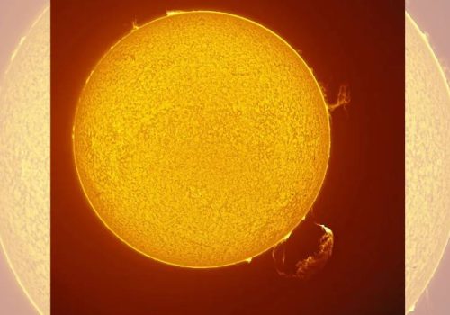 सूर्यको सतहमाथि विशाल सौर्य आँधी र ठूलो प्लाज्मा विस्फोट एकैपटक, दुर्लभ क्षण तस्बिरमा यसरी भयो कैद